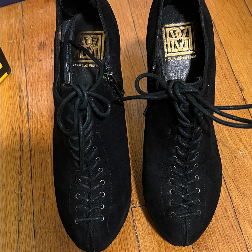 Pour La Victoire Black Lace-Up Boots